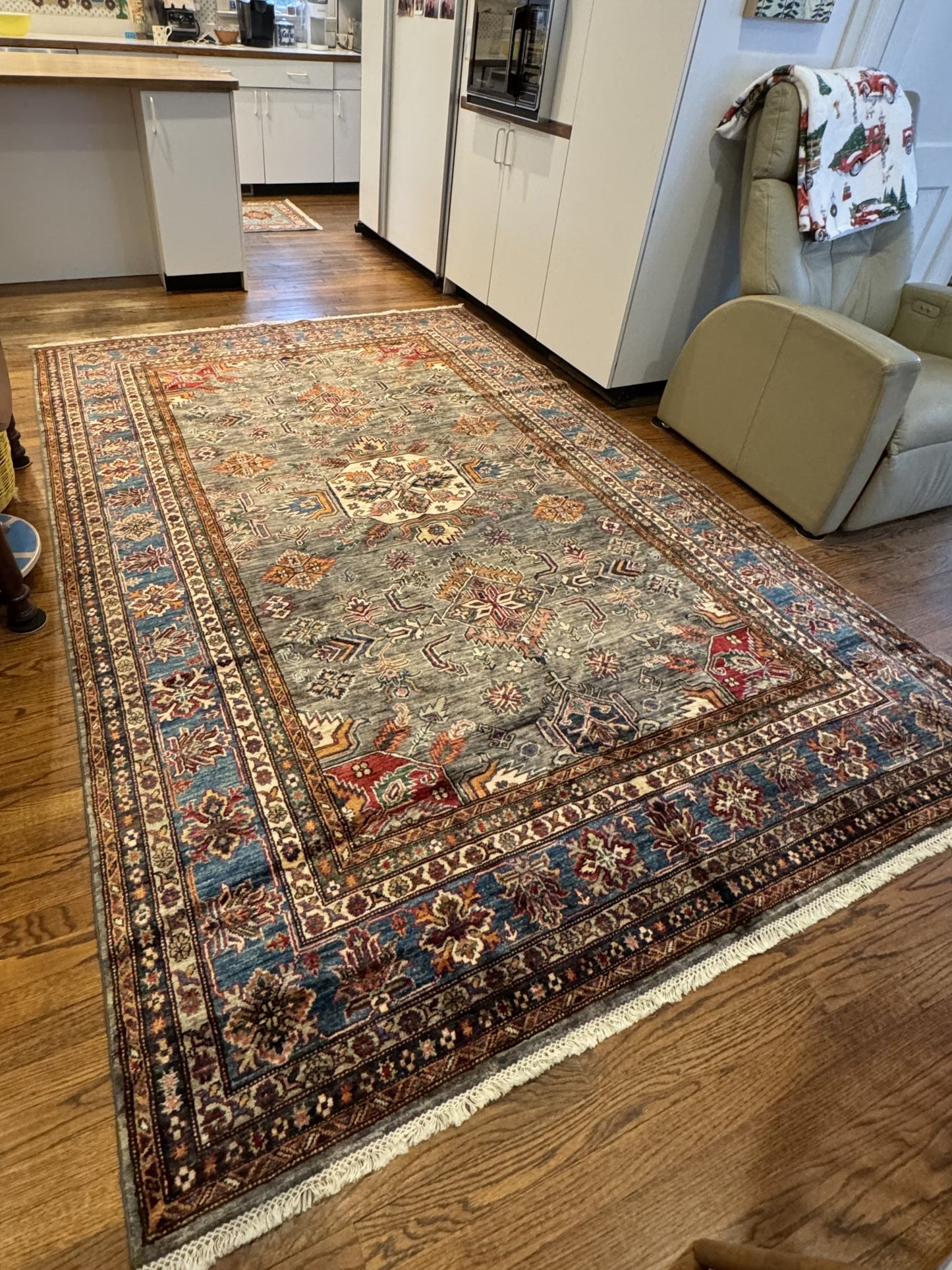 Elegant Qazaq Area Rug (7.7 x 9.3 ft)