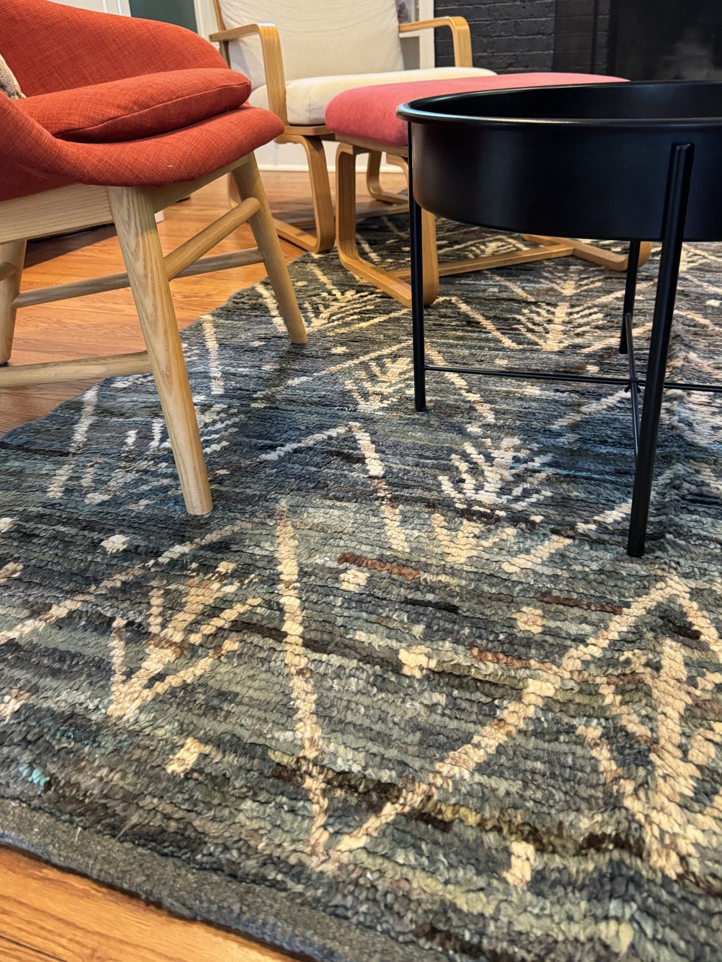 Handwoven 8x5.9 ft Gabba Rug - Artistic Expression