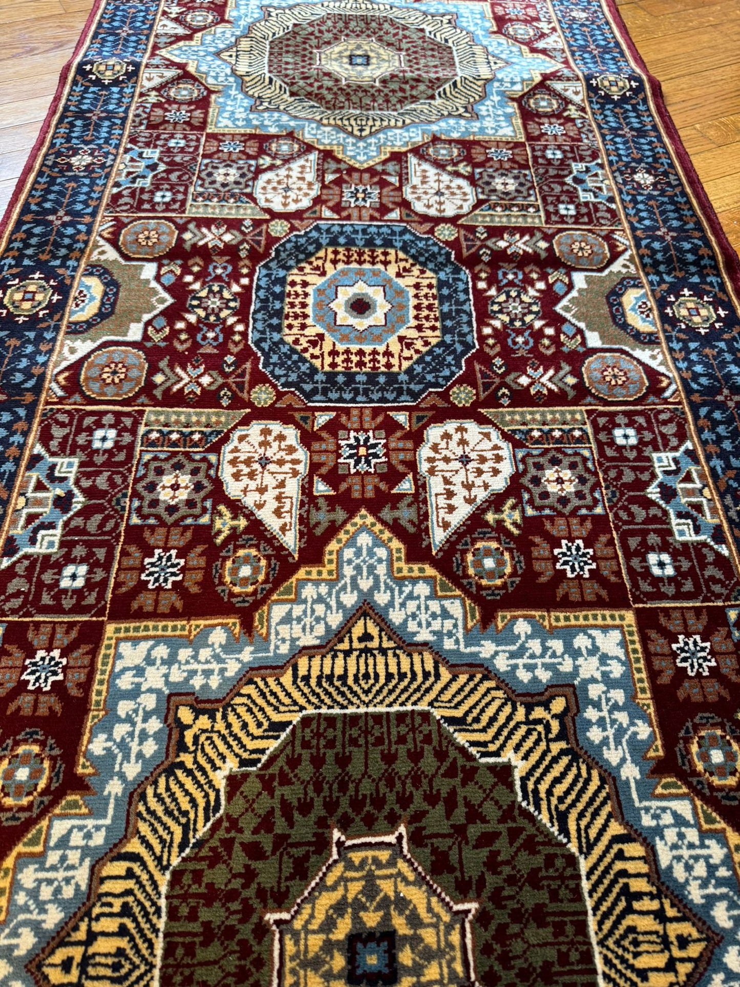 Elegant Mamlook Runner Rug - 9.6x2.6 ft