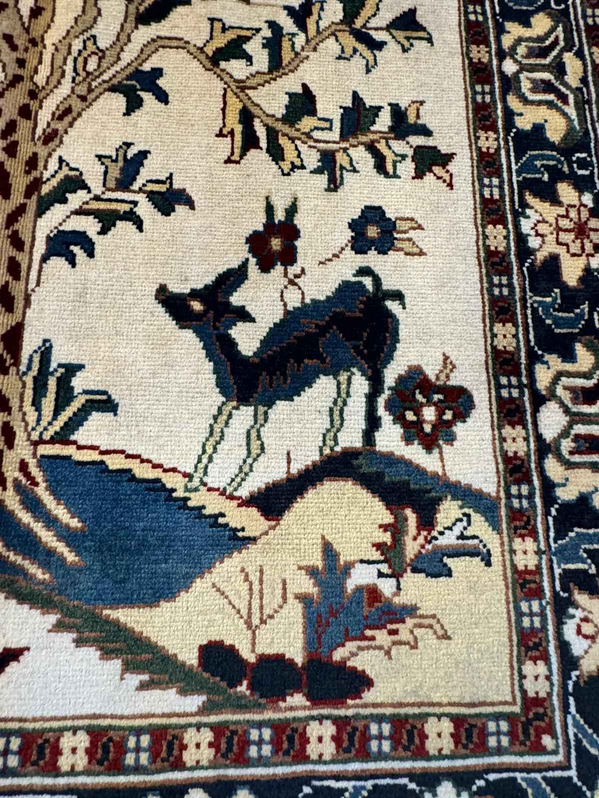 Hand-Knotted Tree of Life Rug - White(5 x 3.3 ft)