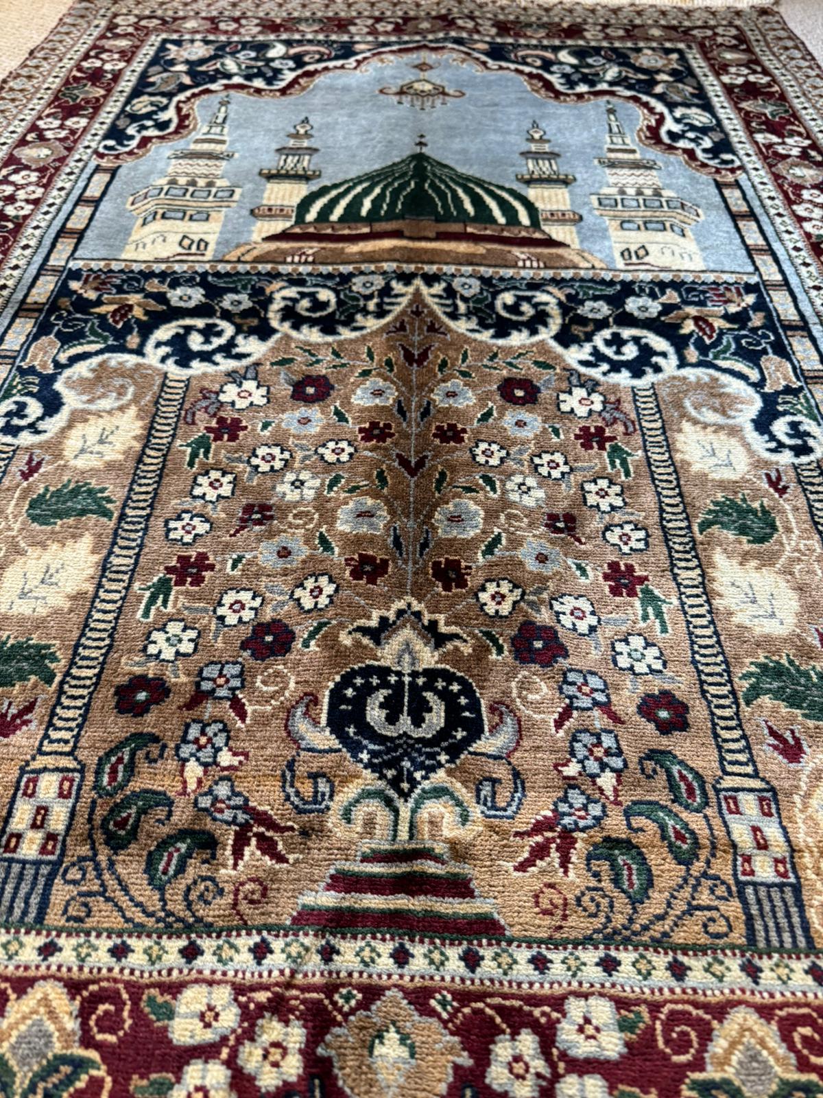 Mazar Sharif Handwoven Prayer Rug (4.3 x 2.7 ft)