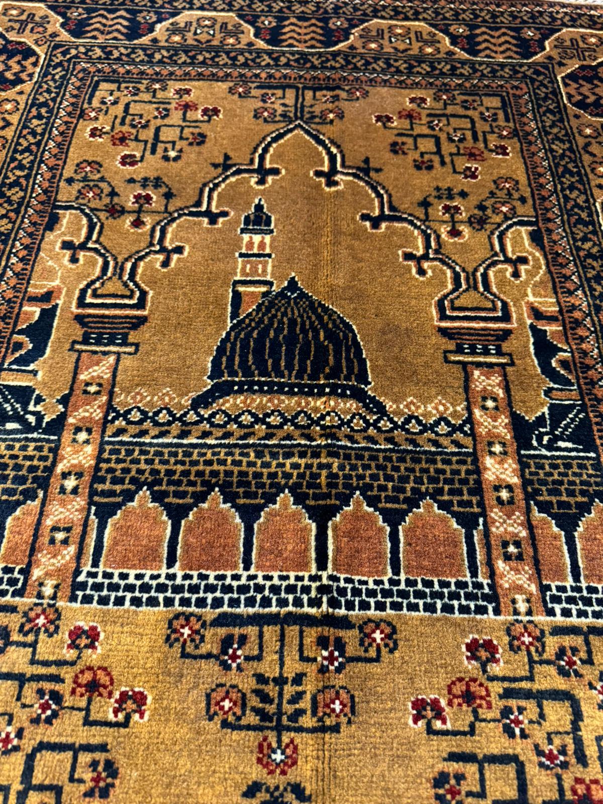 Handmade Prayer Rug 4.2 x 2.5 ft