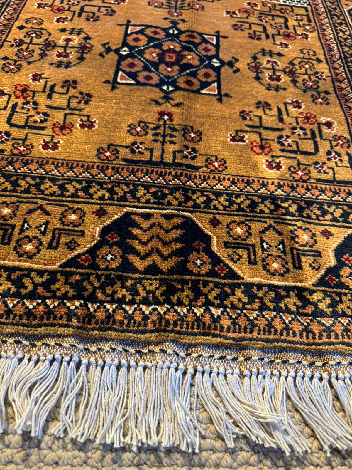 Handmade Prayer Rug 4.2 x 2.5 ft